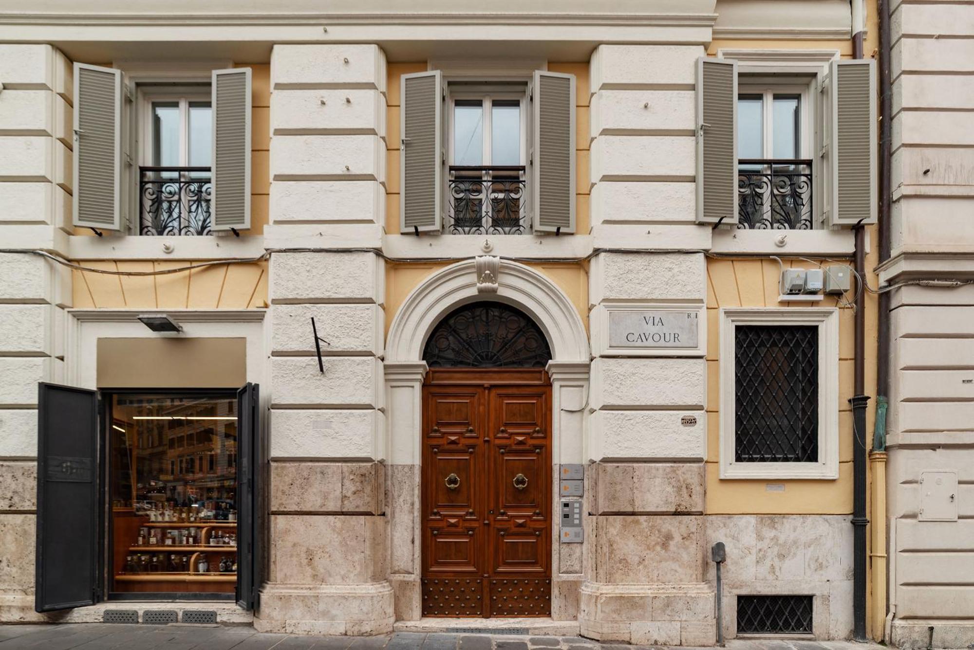 Joivy Cavour 238 — Photos 1
