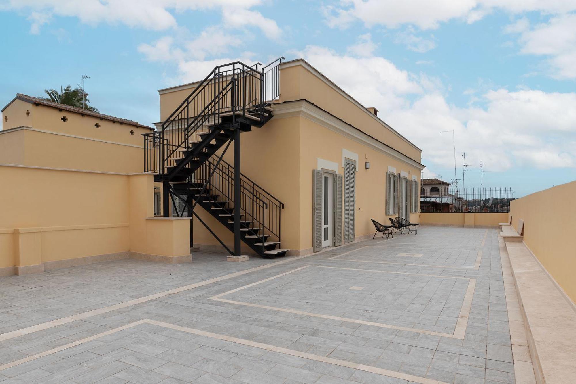 Joivy Cavour 238, Rome